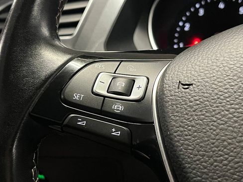 Certified 2021 Volkswagen Tiguan SE R-Line AWD/4WD image 26