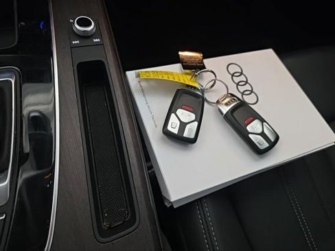 Used 2023 Audi Q5 2.0T Premium w/ Convenience Package image 12