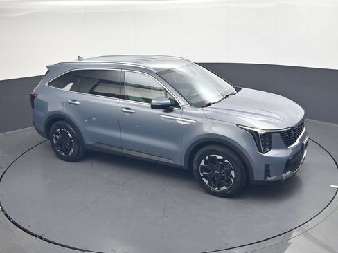 Used 2025 Kia Sorento S FWD image 17