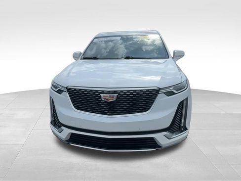 Used 2024 Cadillac XT6 Luxury w/ LPO, Floor Liner Package AWD/4WD image 3