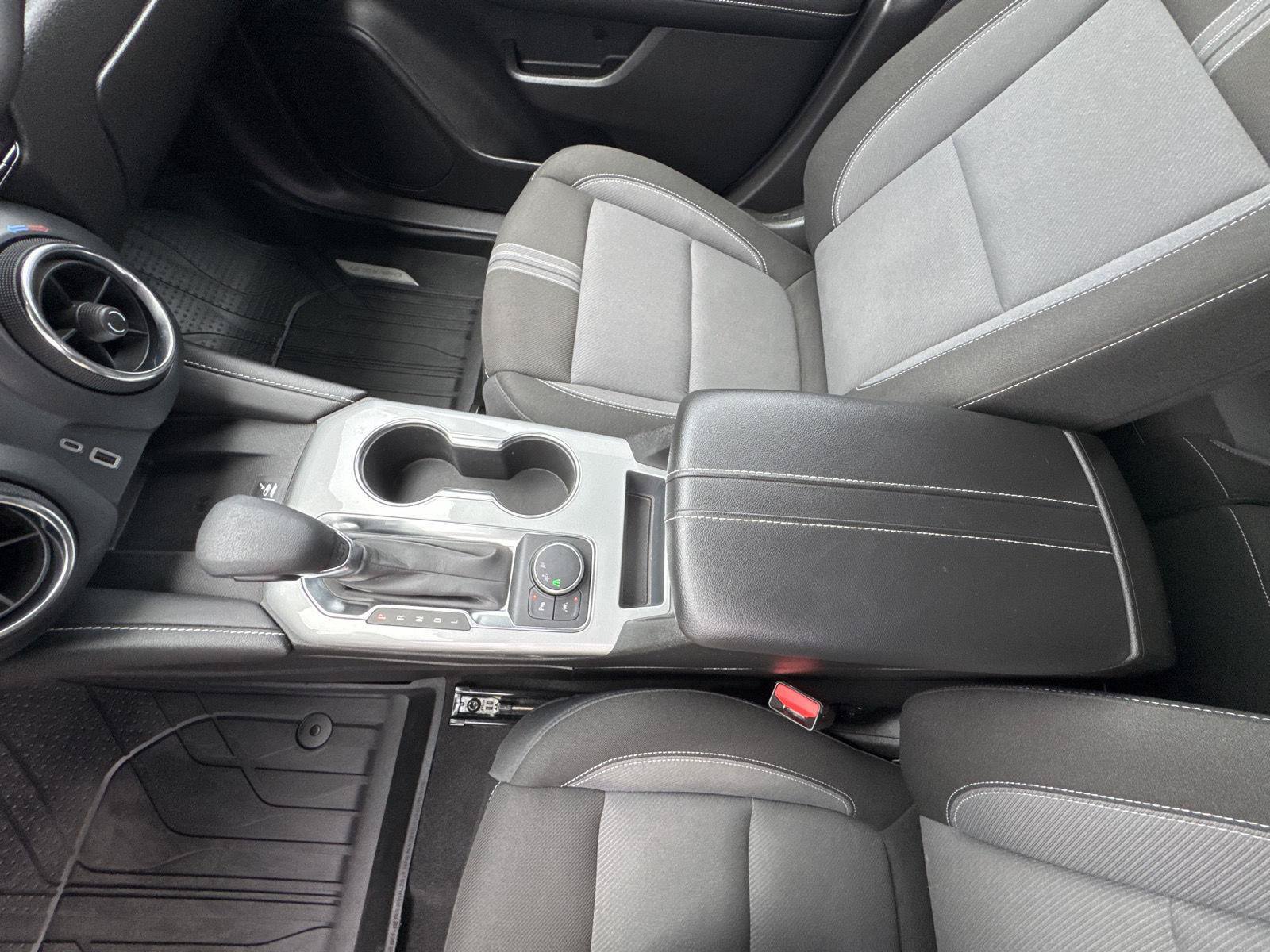 Used 2025 Chevrolet Blazer LT w/ Convenience Package FWD image 25