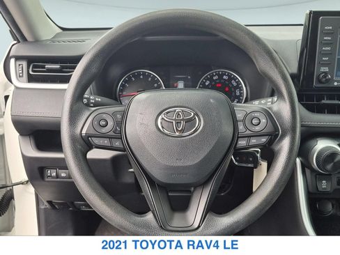 Used 2021 Toyota RAV4 LE w/ Carpet Mat Package (TMS) AWD/4WD image 17
