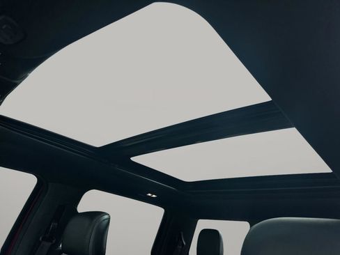 Used 2015 Ford F150 Platinum w/ Equipment Group 701A Luxury image 23