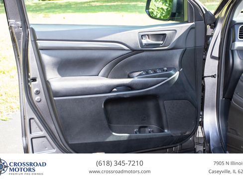 Used 2019 Toyota Highlander SE AWD/4WD image 18