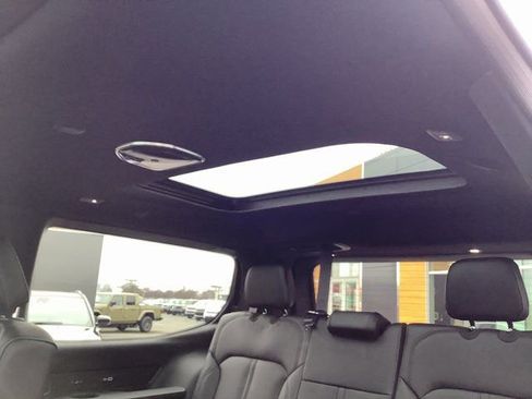 New 2026 Jeep Grand Wagoneer Limited image 32