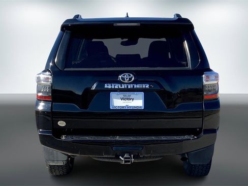 Used 2020 Toyota 4Runner SR5 image 6