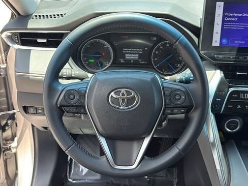 Certified 2023 Toyota Venza XLE AWD/4WD image 20