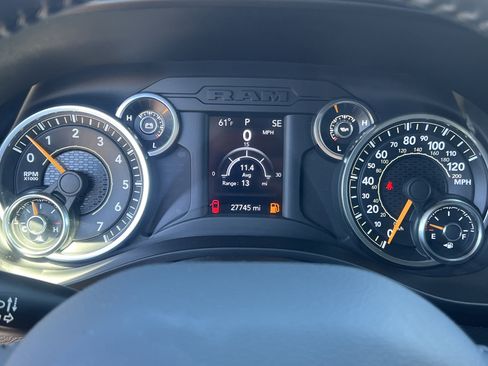 Used 2022 RAM 1500 Big Horn AWD/4WD image 32
