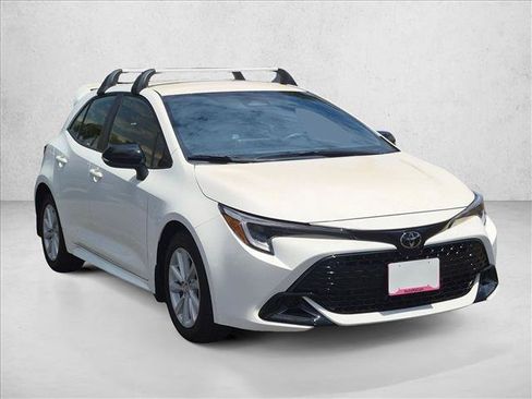 Used 2026 Toyota Corolla SE FWD image 3