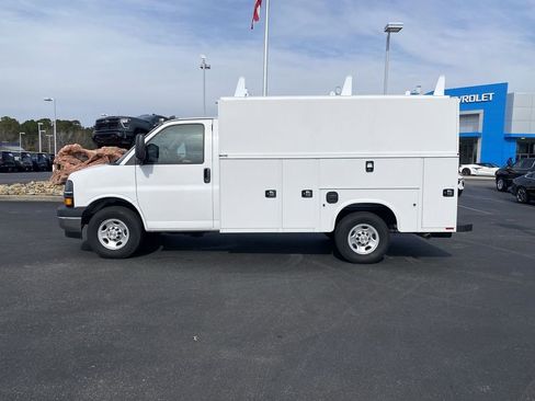 New 2025 Chevrolet Express 3500 w/ Power Convenience Package RWD image 5