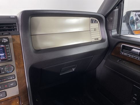 Used 2014 Lincoln Navigator 4WD image 28