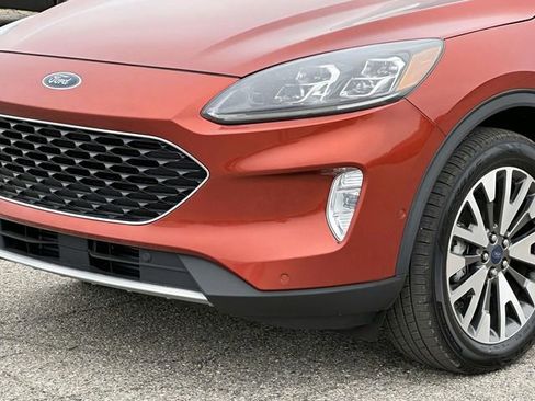 Used 2020 Ford Escape Titanium AWD/4WD image 9