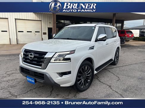 Used 2023 Nissan Armada Platinum w/ Captain's Chairs Package AWD/4WD image 1