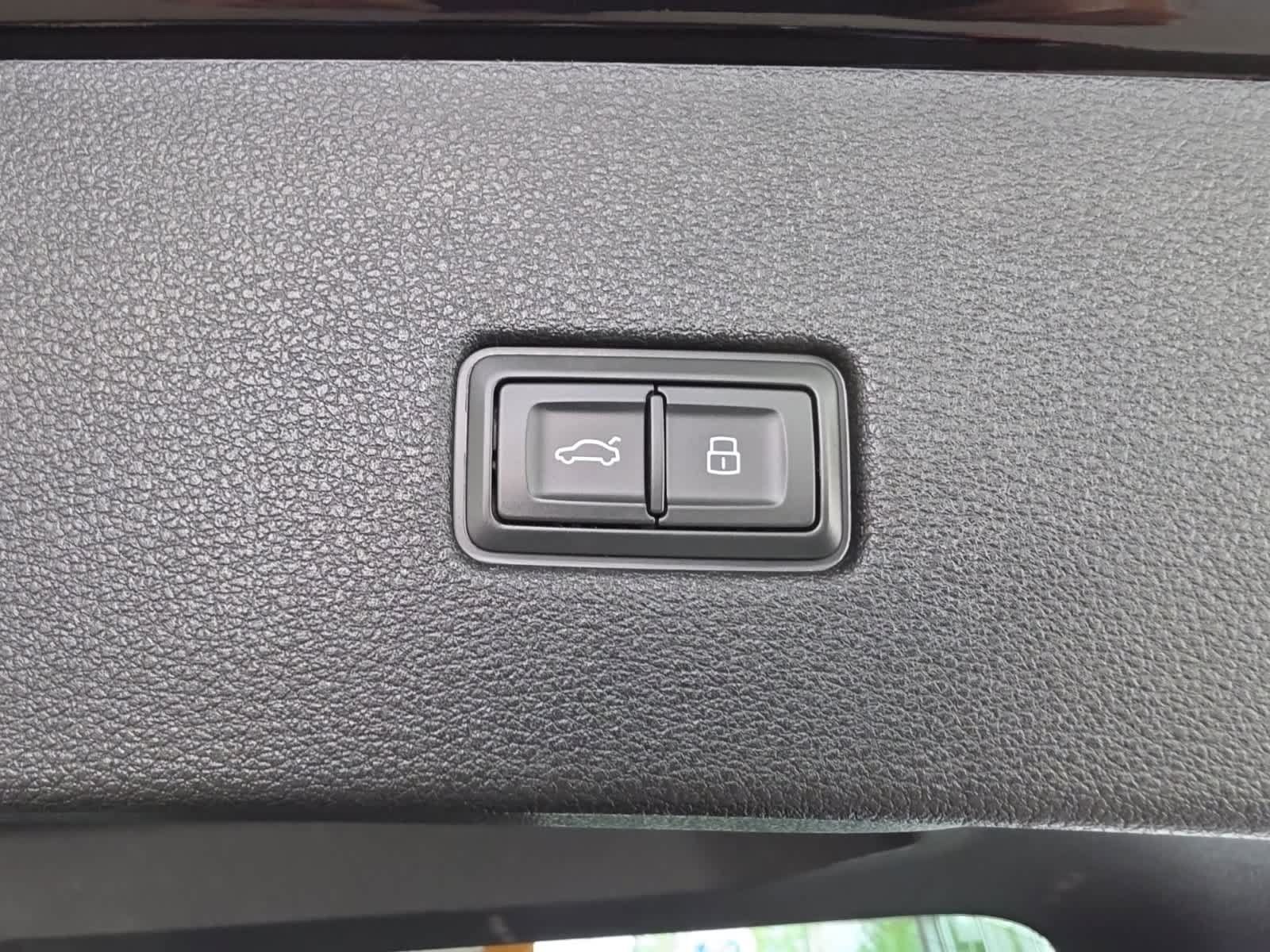 Used 2019 Audi Q8 Prestige AWD/4WD image 36