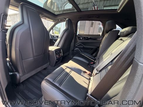 Used 2021 Porsche Cayenne AWD/4WD image 34