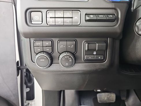 Certified 2023 Chevrolet Tahoe Premier w/ Advanced Technology Package AWD/4WD image 33