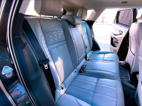 Used 2020 Land Rover Range Rover Evoque SE image 20