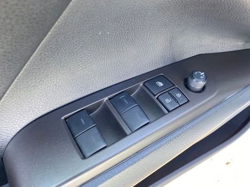 Used 2023 Toyota Camry SE image 15