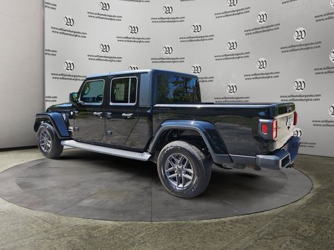 Used 2021 Jeep Gladiator Overland w/ Popular Equipment Package image 3