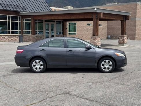 Used 2009 Toyota Camry FWD image 3