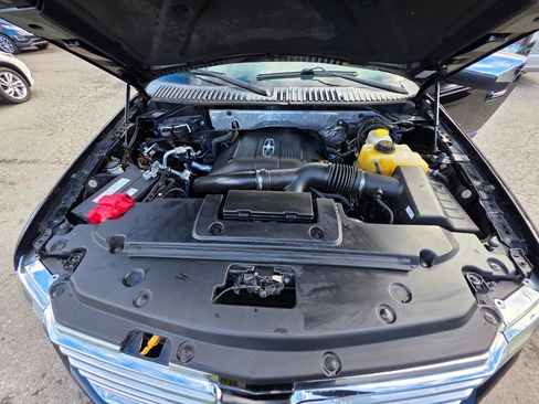 Used 2016 Lincoln Navigator Select image 24