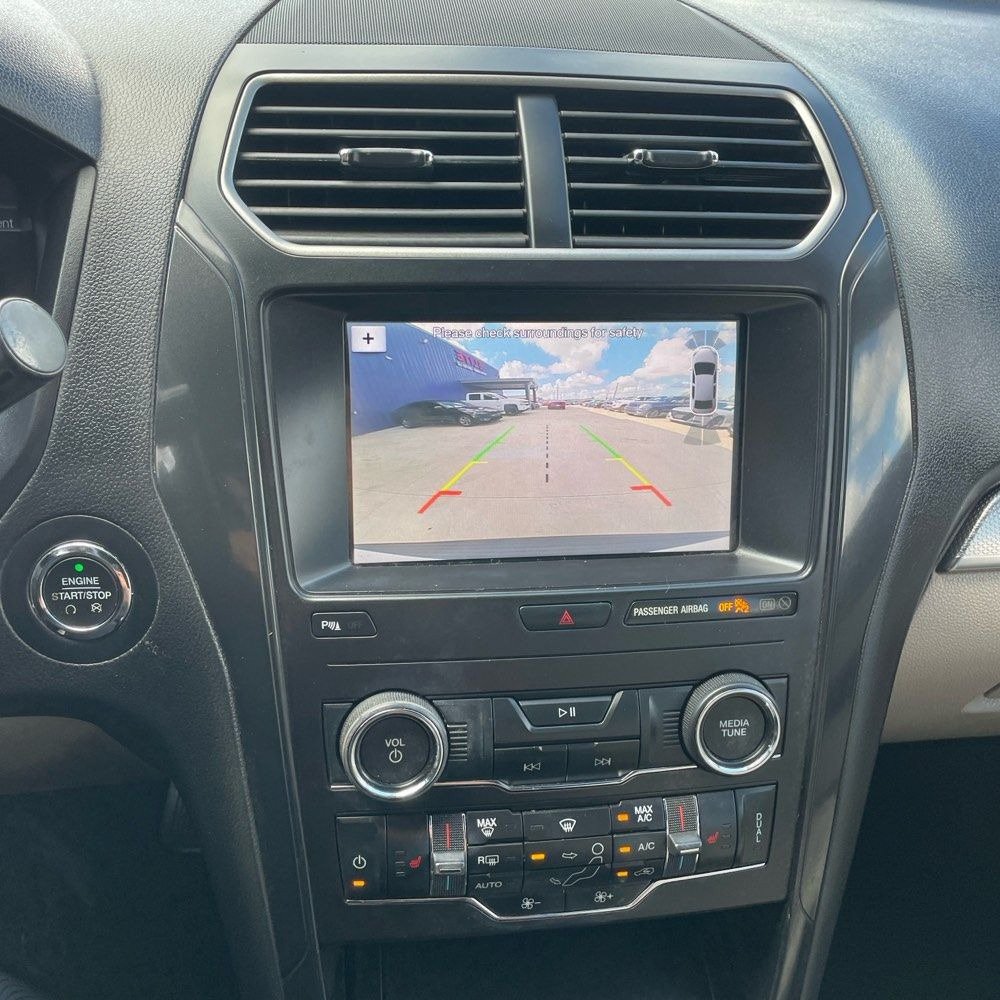 Used 2019 Ford Explorer XLT w/ Equipment Group 202A FWD image 10