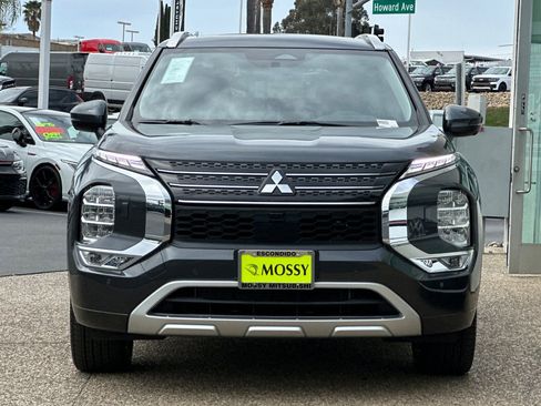 New 2025 Mitsubishi Outlander SEL image 8