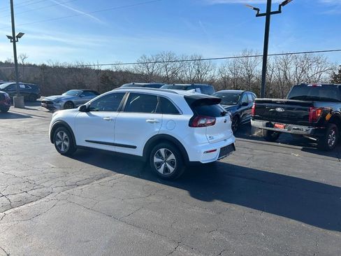 Used 2019 Kia Niro EX image 27