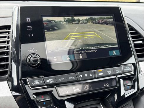 Used 2024 Honda Odyssey EX-L image 11