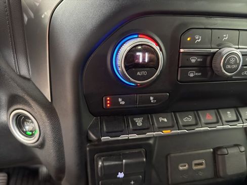 Used 2022 Chevrolet Silverado 3500 LT w/ Convenience Package image 32