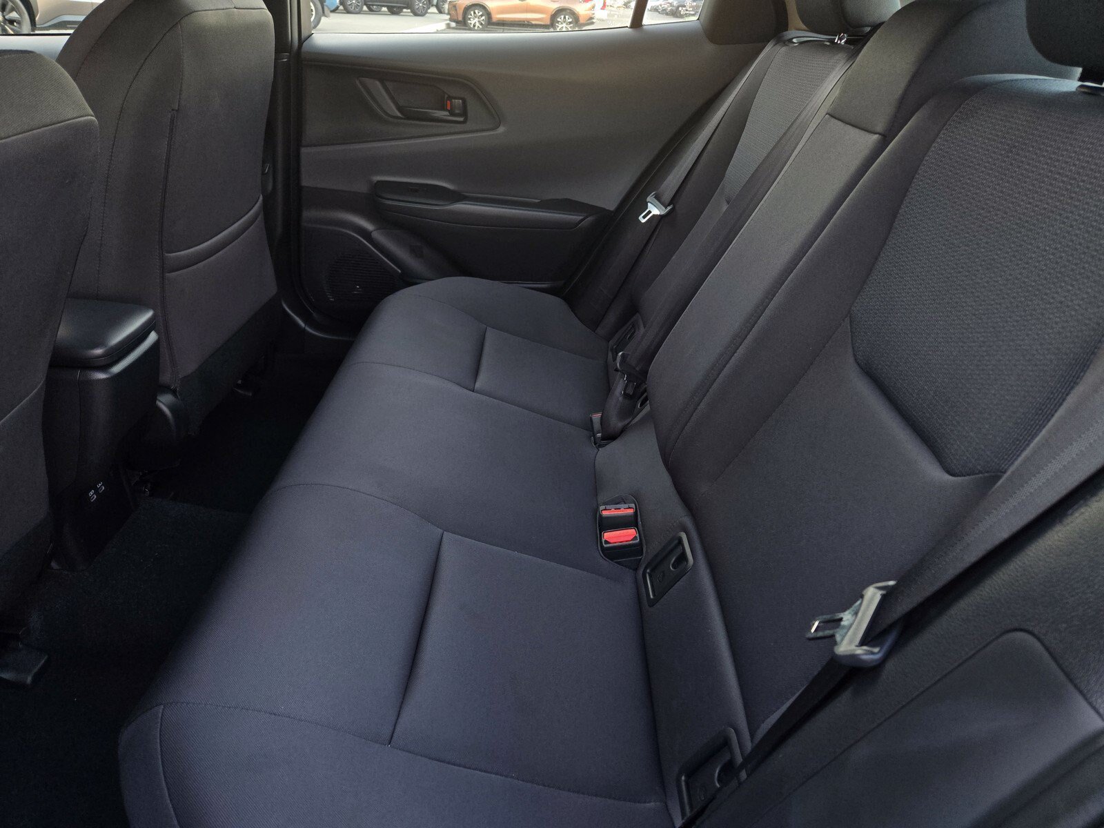 Used 2025 Toyota Prius LE FWD image 11
