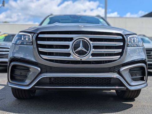 New 2026 Mercedes-Benz GLS 450 4MATIC image 2