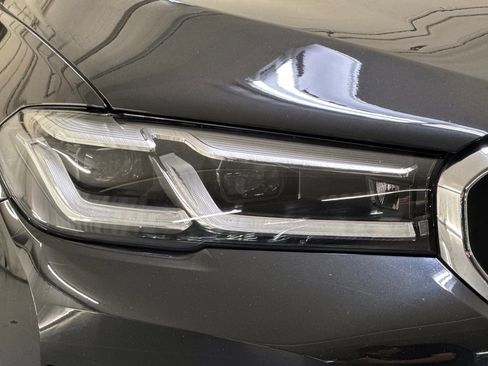 Certified 2023 BMW 530e w/ Convenience Package image 10