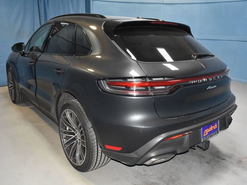 Certified 2025 Porsche Macan image 4