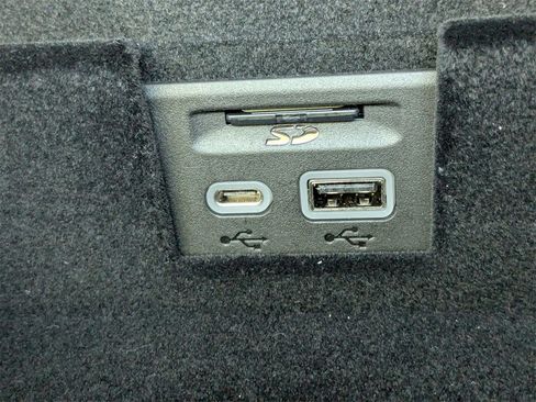 Certified 2024 Cadillac XT5 Premium Luxury w/ Technology Package image 28