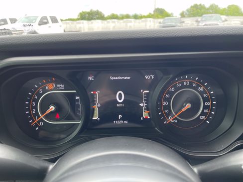 Used 2024 Jeep Wrangler Sport AWD/4WD image 26
