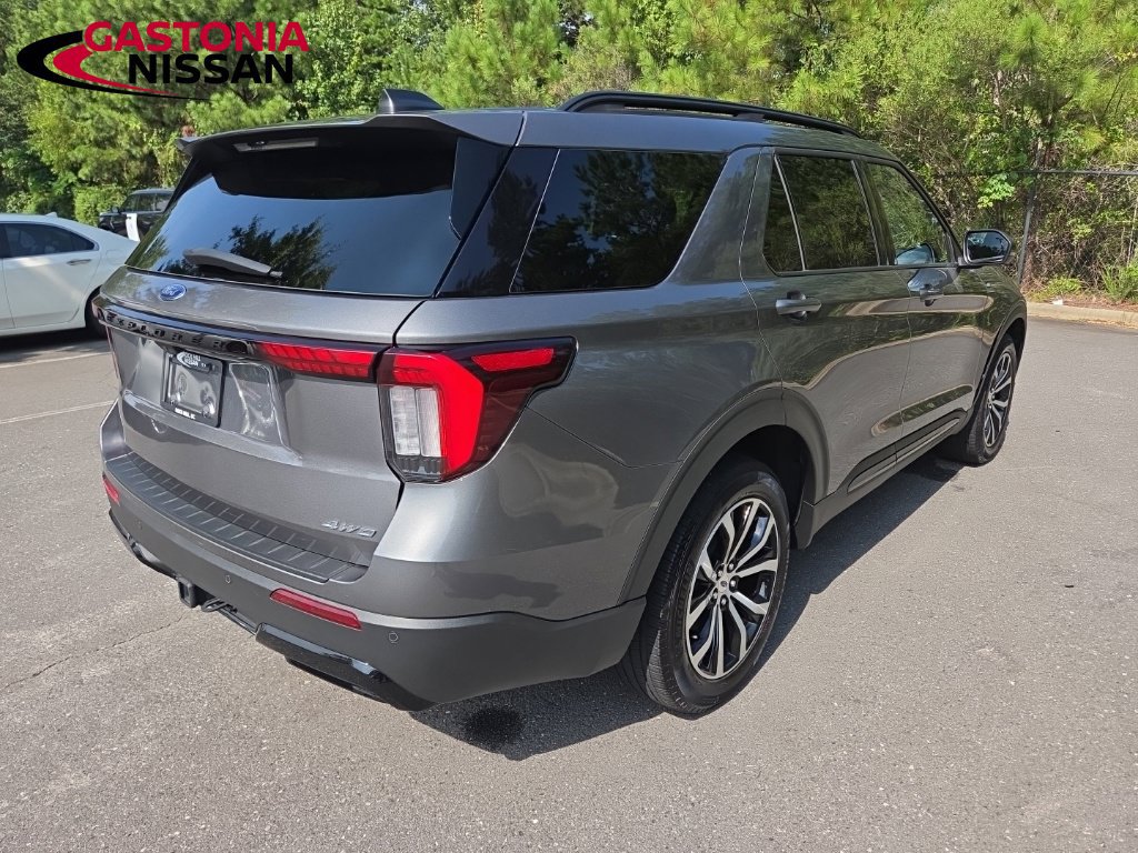 Used 2025 Ford Explorer ST-Line AWD/4WD image 9