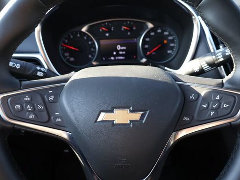 Used 2024 Chevrolet Equinox LT FWD image 19