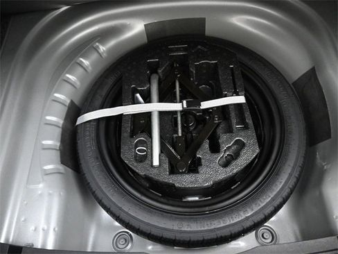 New 2025 Volkswagen Jetta SE image 24