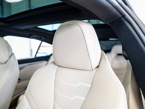 Used 2020 BMW 840i Gran Coupe w/ M Sport Package image 39