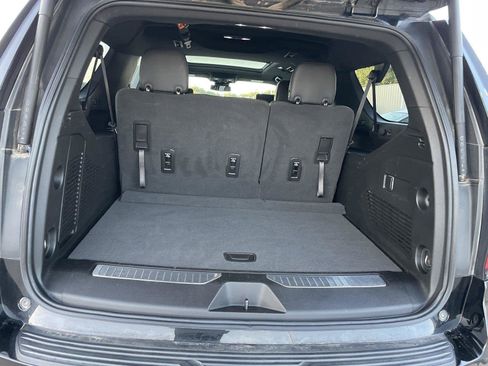 Used 2023 Chevrolet Suburban RST AWD/4WD image 31
