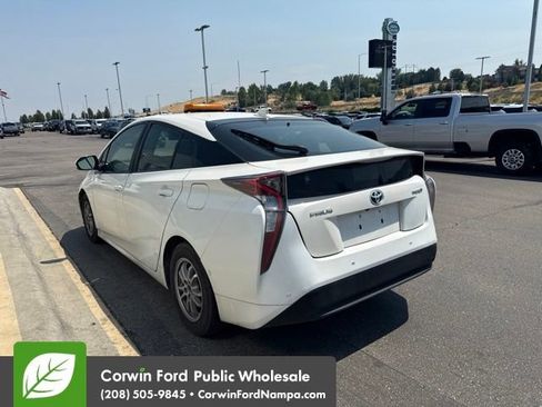 Used 2018 Toyota Prius Two w/ Prius Two Safety Plus Package FWD image 9