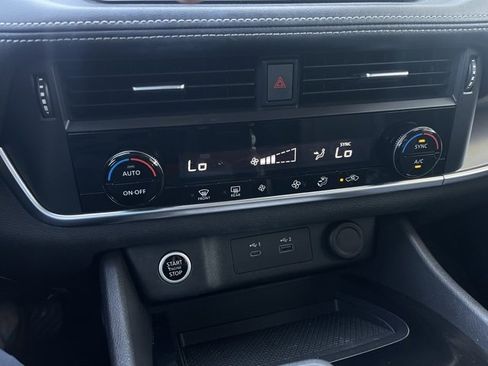 Certified 2023 Nissan Rogue SV image 16