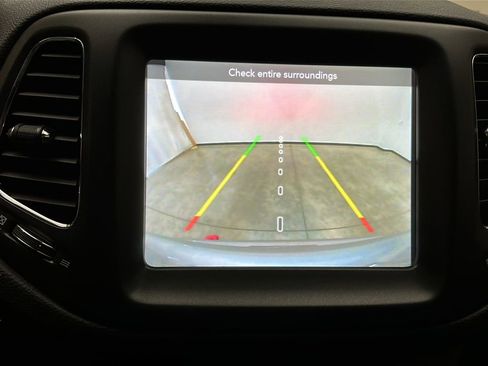 Used 2019 Jeep Compass Trailhawk w/ Cold Weather Group AWD/4WD image 26