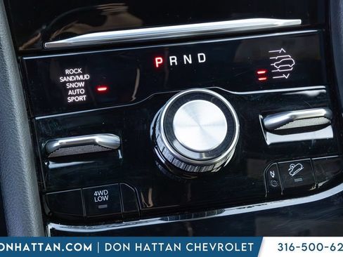 Used 2022 Jeep Grand Cherokee Summit AWD/4WD image 10