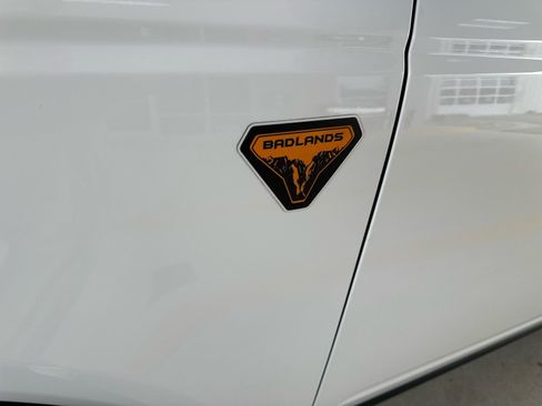 Used 2025 Ford Bronco Badlands AWD/4WD image 5