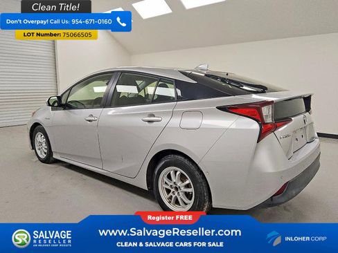 Used 2020 Toyota Prius LE FWD image 3