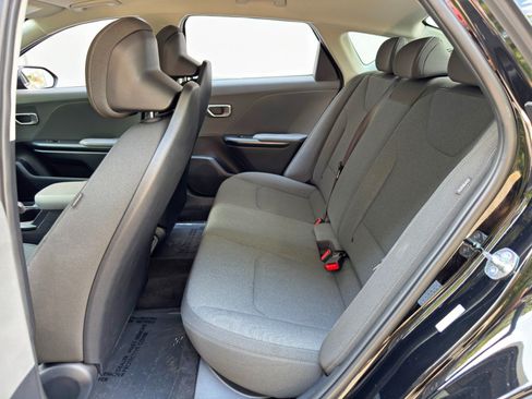 Used 2025 Kia K4 FWD image 36