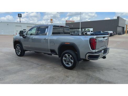New 2026 GMC Sierra 2500 SLT AWD/4WD image 6