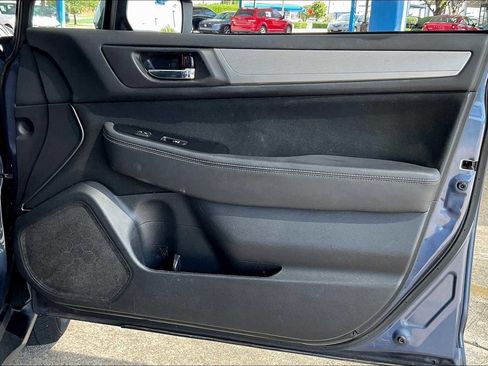 Used 2017 Subaru Outback 2.5i Premium image 22